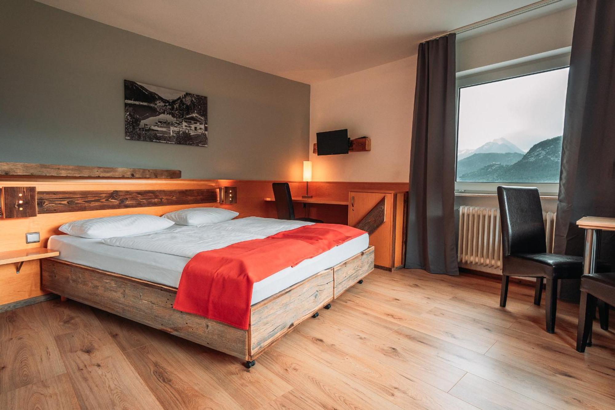 Hahnenkamm Hostel Reutte Eksteriør bilde