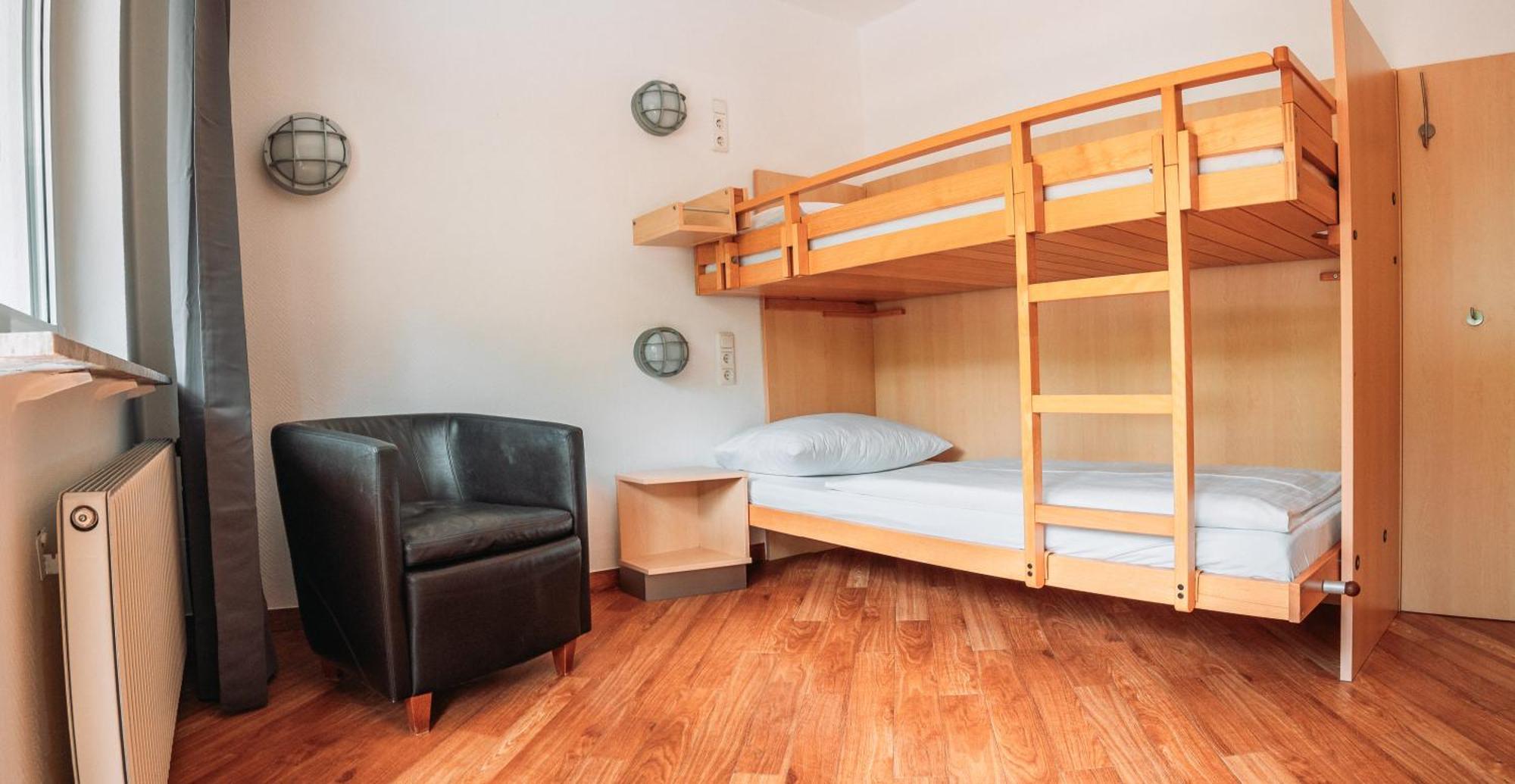 Hahnenkamm Hostel Reutte Rom bilde