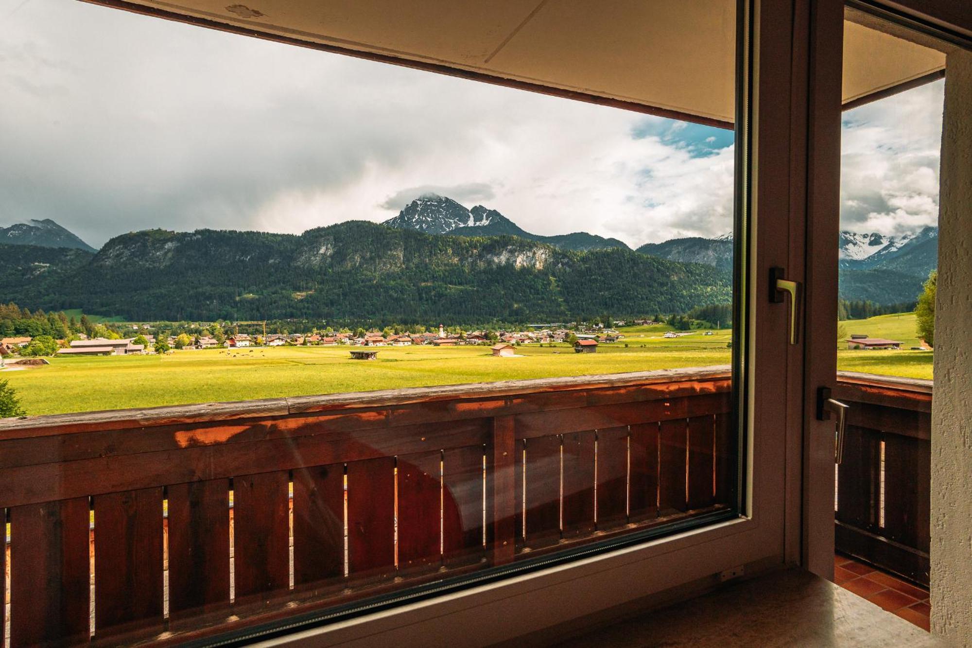 Hahnenkamm Hostel Reutte Eksteriør bilde