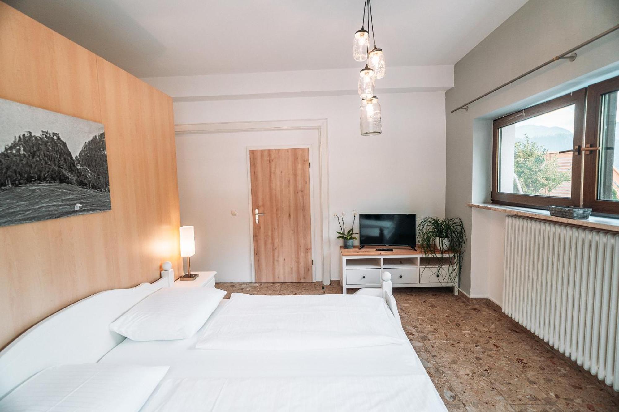 Hahnenkamm Hostel Reutte Eksteriør bilde